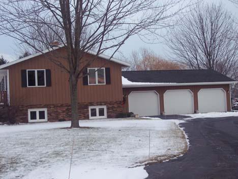 6469 N Shamrock Ct., Plymouth, WI 53073