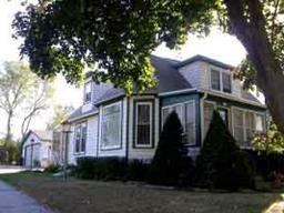 579 S Concord Rd, Oconomowoc, WI 53066