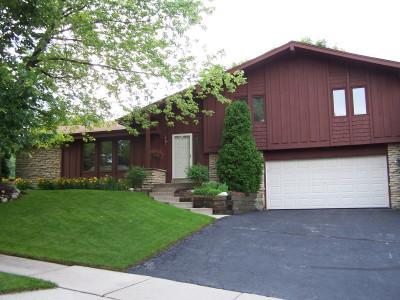 2716 Minot Ln., Waukesha, WI 53188
