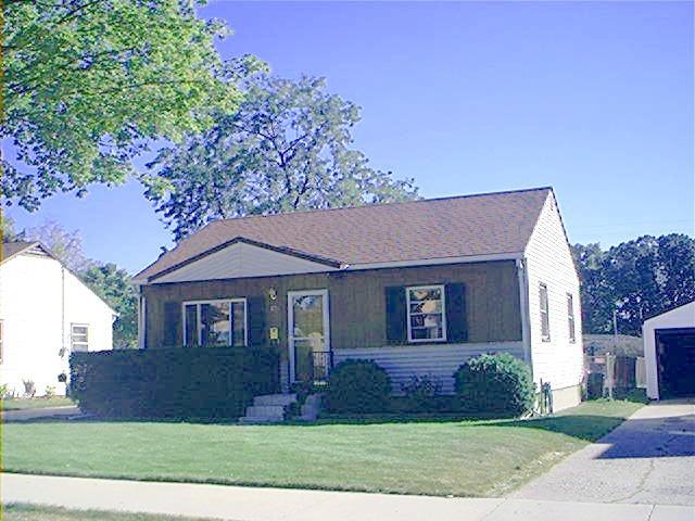 175 W Martin Ln., Milwaukee, WI 53207