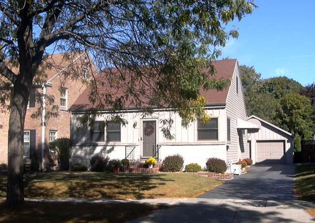 8340 Stickney Ave, Wauwatosa, WI 53213