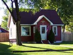 1016 S 25th St., La Crosse, WI 54601