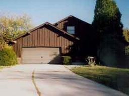 10605 Beacon Hill Ct West, Franklin, WI 53132
