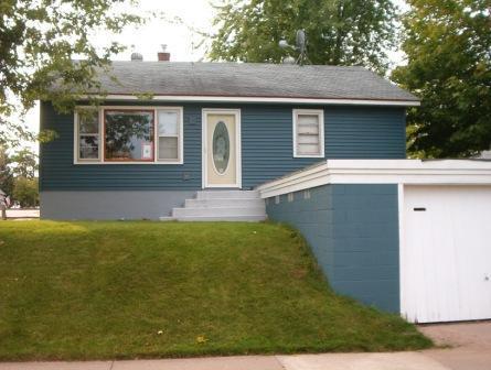 214 S 8th Ave., Onalaska, WI 54650