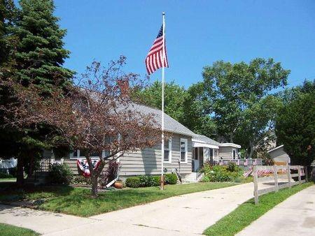 1613 N Main St., Racine, WI 53402