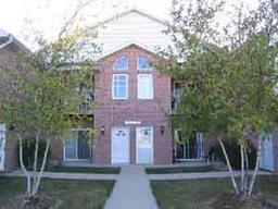 W241N2531 E Parkway Meadow Cir. #3, Pewaukee, WI 53072