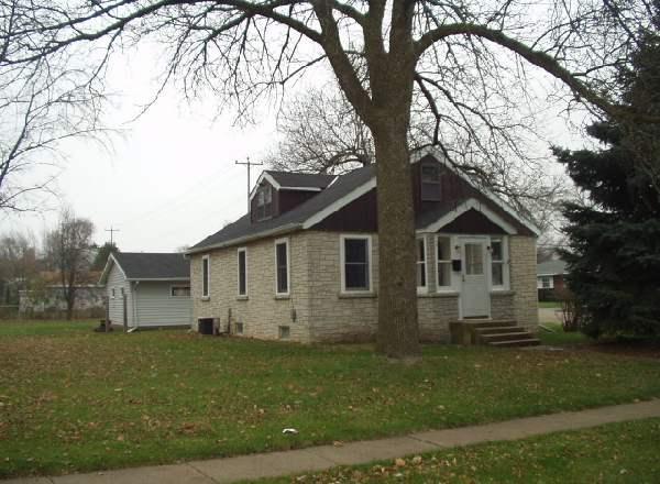 743 S Main St., Oconomowoc, WI 53066