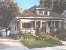 317 Buchner Ct., Waukesha, WI 53186