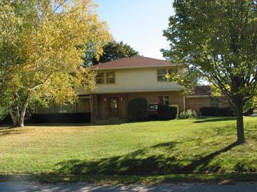 7830 N Boyd Way, Fox Point, WI 53217