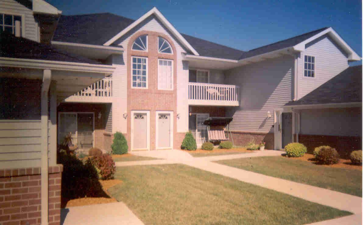 1290 Village Centre Dr. #8, Somers, WI 53144