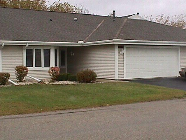 303 Hartford Sq., Hartford, WI 53027