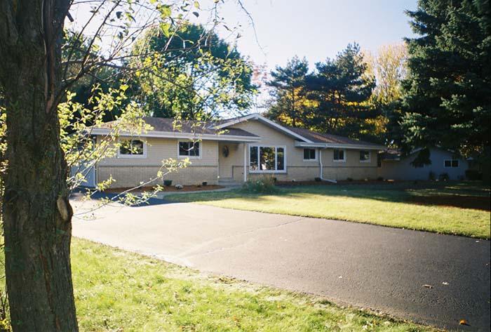 N33W22075 Hill N' Dale Cir., Pewaukee, WI 53072