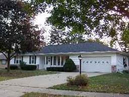 406 Downing Dr., Waukesha, WI 53186