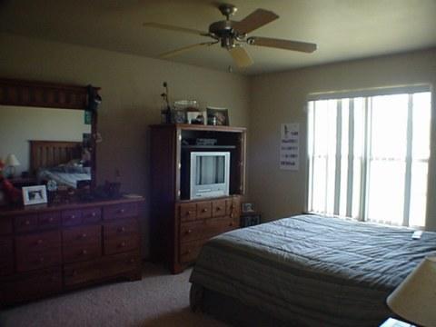 1018 E Woodview Ct #4, Slinger, WI 53086