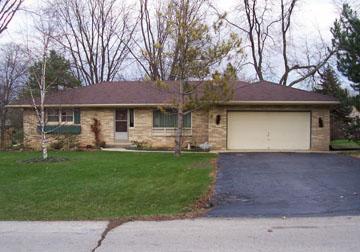 5300 S Allenwood Ln., Hales Corners, WI 53130