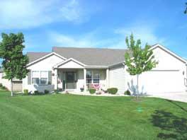 264 Hillwood Ct., Pewaukee, WI 53072