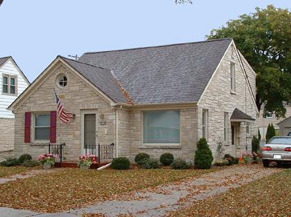 2616 N 85th St, Wauwatosa, WI 53226