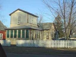 1542 Loomis St, La Crosse, WI 54603