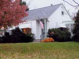 1906 N 117th St., Wauwatosa, WI 53226