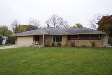 5254 S Andrae Dr., New Berlin, WI 53151