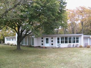 1009 Spring Valley, Burlington, WI 53105