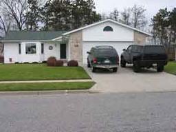 917 Packer Dr., Holmen, WI 54636