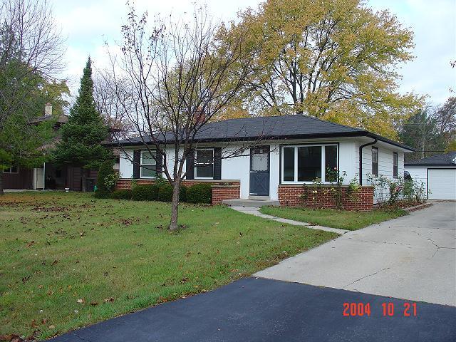 6194 W Darnel Ave., Brown Deer, WI 53223