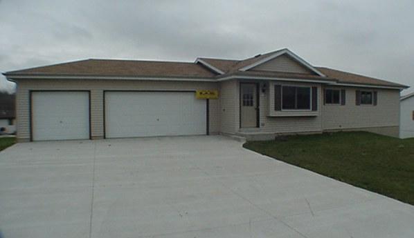 114 Westgate Dr., Iron Ridge, WI 53035