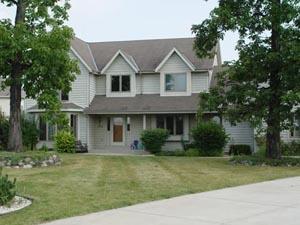 204 Whitetail Ct, Pewaukee, WI 53072