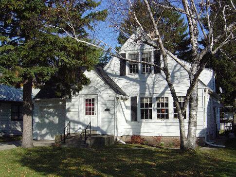 2430 S 81st St., West Allis, WI 53219