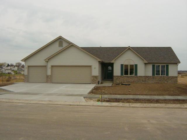 1100 Huron Way, Hartford, WI 53027