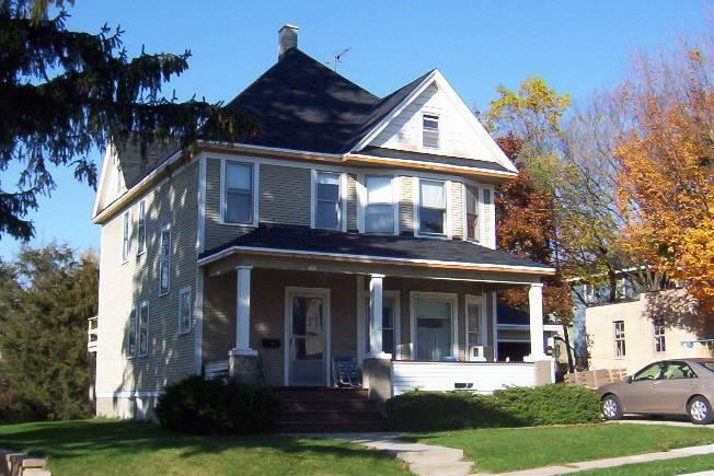 241 3rd St., Hartford, WI 53027
