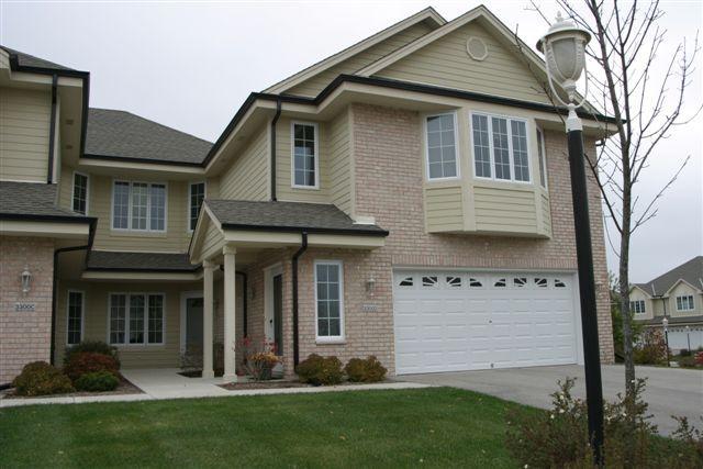 3300 Cedar Hollow #D, Waukesha, WI 53188