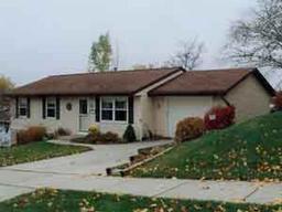 900 Squire Ln., West Bend, WI 53090