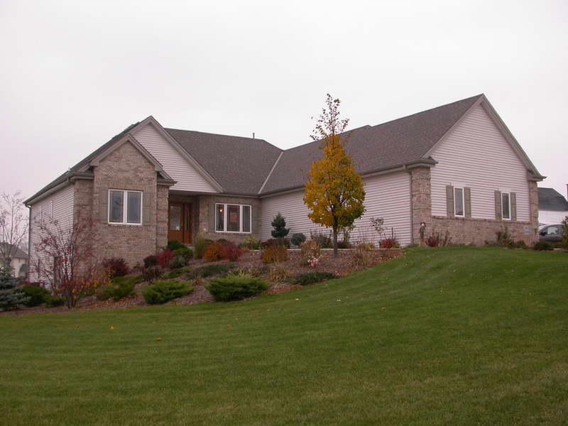W237S9555 Klein Ln., Vernon, WI 53103