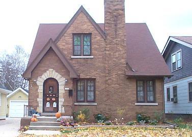 1936 N 84th St., Wauwatosa, WI 53226