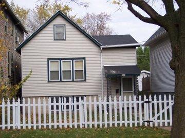 324 E Schiller St., Milwaukee, WI 53207