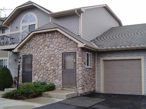 320 E Washington St. #5, Slinger, WI 53086