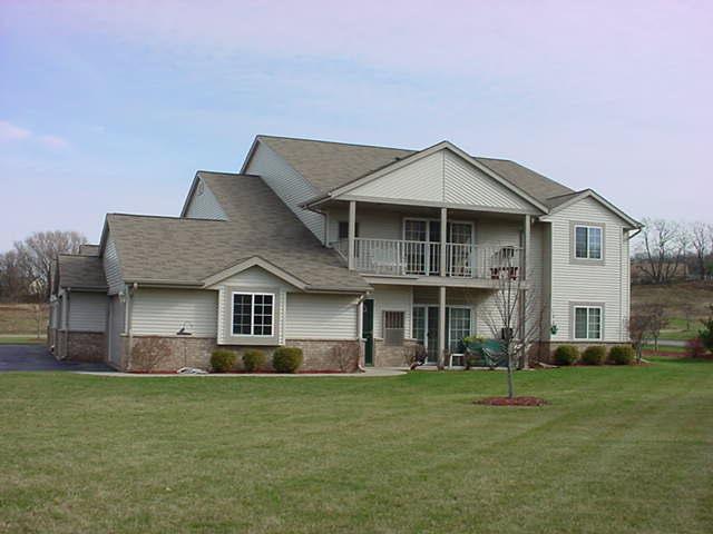 855 E Loos St, Hartford, WI 53027