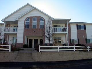 2533 E Parkway Meadow Cir. #2, Pewaukee, WI 53072