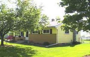 927 Meadowview Ln., Mukwonago, WI 53149
