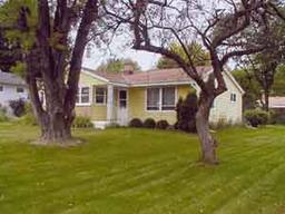8613 N 51st St., Brown Deer, WI 53223