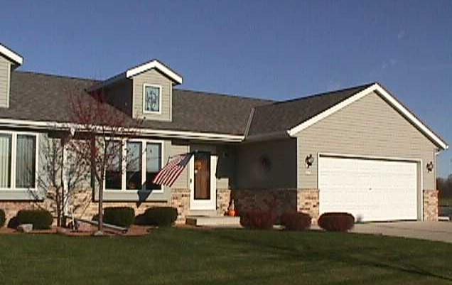 1678 Nature Tr., Hartford, WI 53027