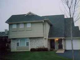 9112 W Elm Ct #E, Franklin, WI 53132