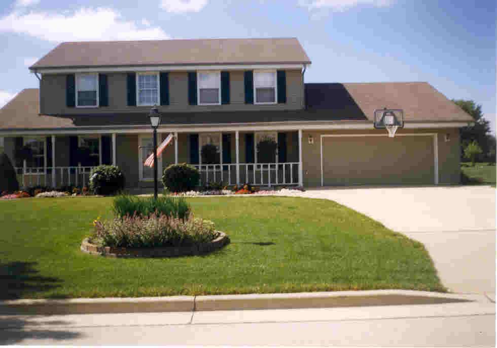 8811 W Travis Ln, Franklin, WI 53132