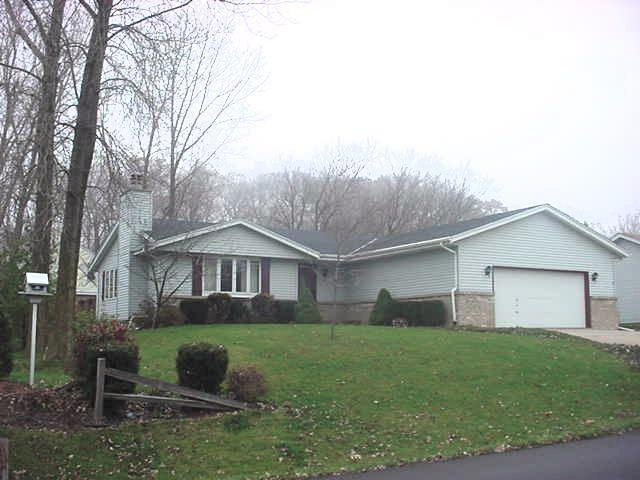 632 Highview Dr, Slinger, WI 53086