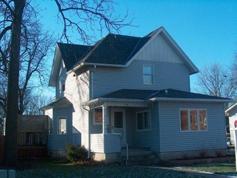 119 E Luther Ave, Oconomowoc, WI 53066