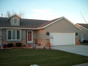 1552 Nature Trl, Hartford, WI 53027