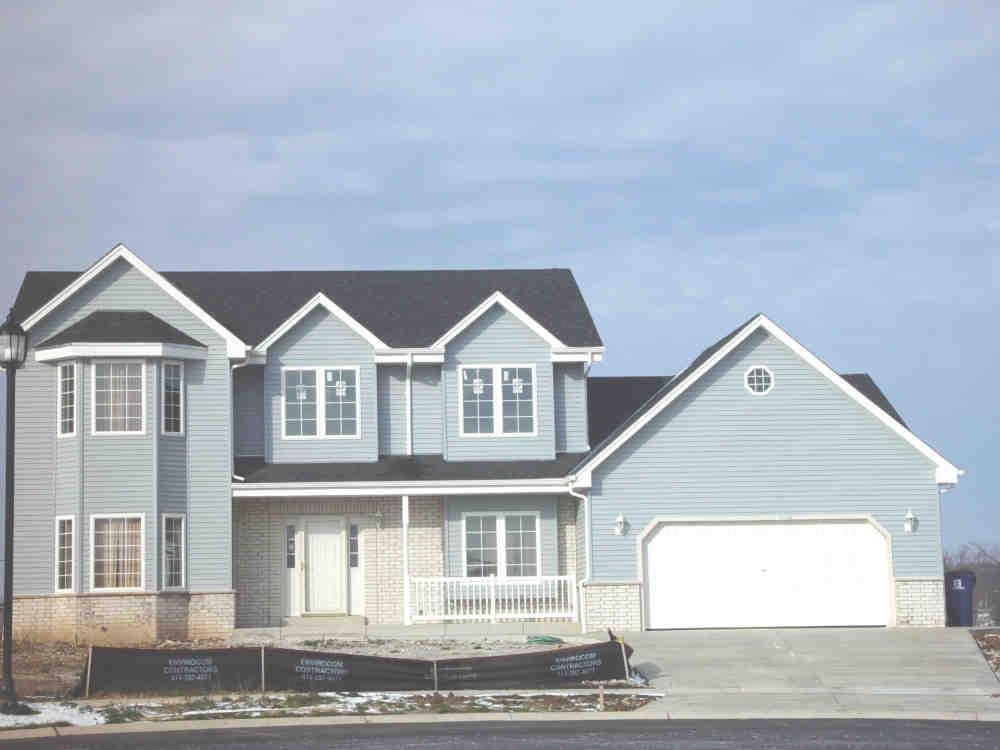 9520 S Wintergreen Ct., Oak Creek, WI 53154