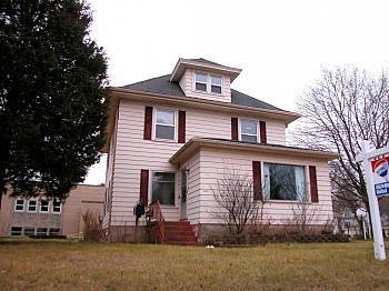 409 W Foster, Port Washington, WI 53074